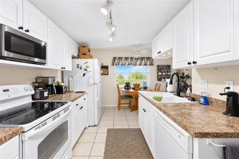Villa ou maison à vendre à Punta Gorda, Floride: 2 chambres, 140.1 m2 № 2418582 - photo 28