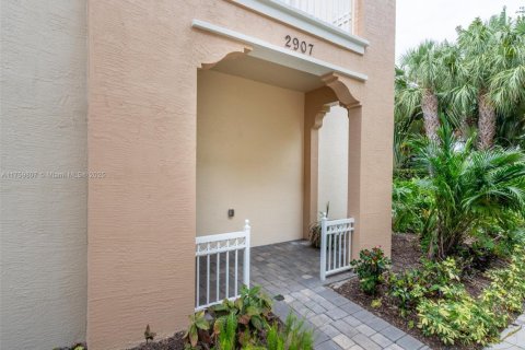 Townhouse in Cooper City, Florida 2 bedrooms, 115.57 sq.m. № 1752420 - photo 4