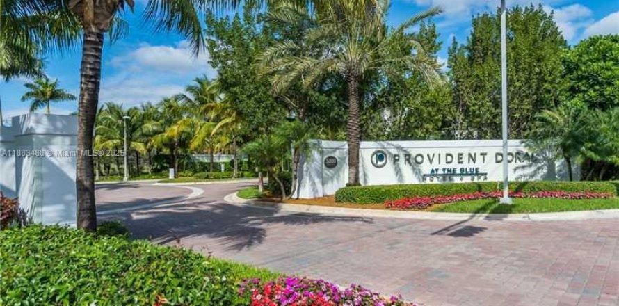 Кондоминиум с 1 спальней в Дорал, Флорида № 1978487