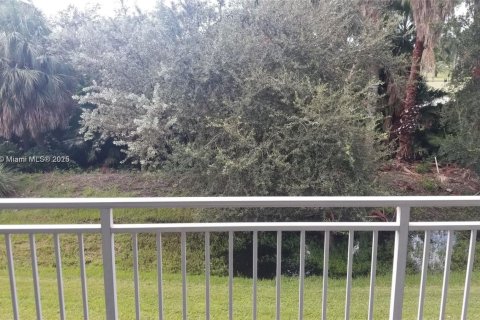 Купить кондоминиум в Дорал, Флорида 1 спальня, 65.5м2, № 1978487 - фото 11