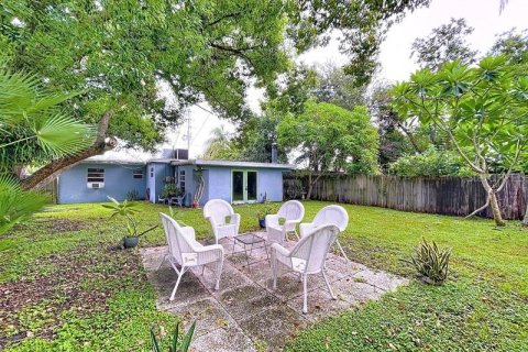 House in Saint Petersburg, Florida 3 bedrooms, 127.46 sq.m. № 1903644 - photo 19
