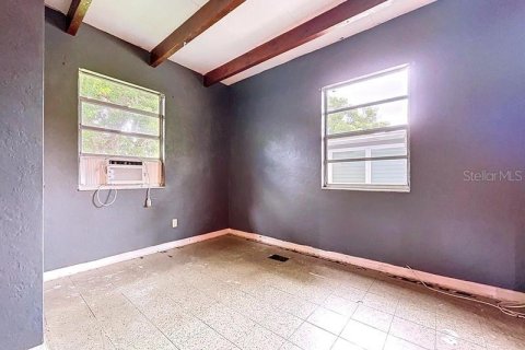 House in Saint Petersburg, Florida 3 bedrooms, 127.46 sq.m. № 1903644 - photo 10