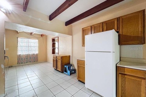 House in Saint Petersburg, Florida 3 bedrooms, 127.46 sq.m. № 1903644 - photo 3
