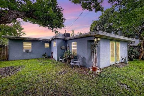 House in Saint Petersburg, Florida 3 bedrooms, 127.46 sq.m. № 1903644 - photo 17