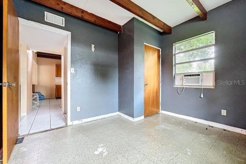 House in Saint Petersburg, Florida 3 bedrooms, 127.46 sq.m. № 1903644 - photo 9