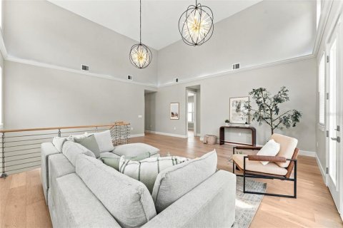 House in Tampa, Florida 4 bedrooms, 256.6 sq.m. № 2394107 - photo 9