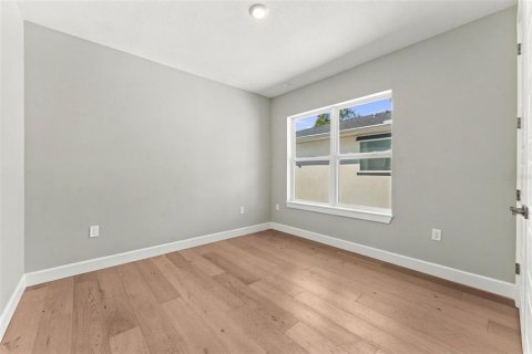 House in Tampa, Florida 4 bedrooms, 256.6 sq.m. № 2394107 - photo 17