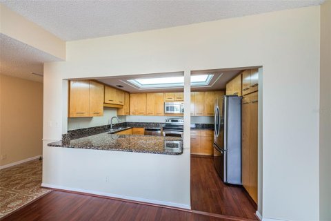 Condo in Belleair, Florida, 2 bedrooms  № 1914444 - photo 19