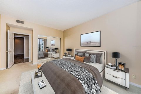 Condo in Belleair, Florida, 2 bedrooms  № 1914444 - photo 29
