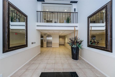 Condo in Belleair, Florida, 2 bedrooms  № 1914444 - photo 5