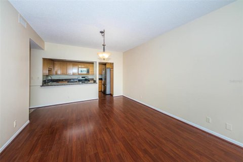 Condo in Belleair, Florida, 2 bedrooms  № 1914444 - photo 11