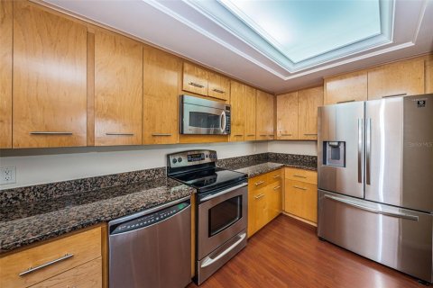 Condo in Belleair, Florida, 2 bedrooms  № 1914444 - photo 24