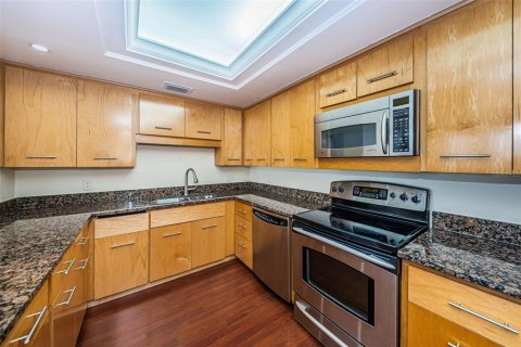 Condo in Belleair, Florida, 2 bedrooms  № 1914444 - photo 20