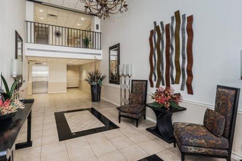 Condo in Belleair, Florida, 2 bedrooms  № 1914444 - photo 4