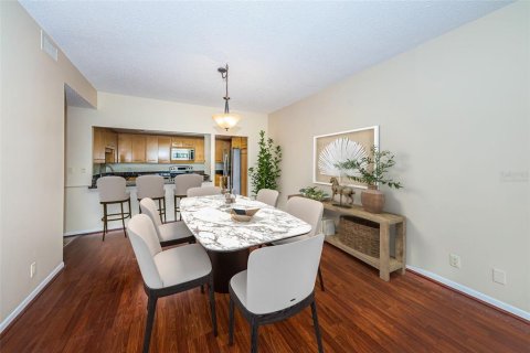Condo in Belleair, Florida, 2 bedrooms  № 1914444 - photo 10
