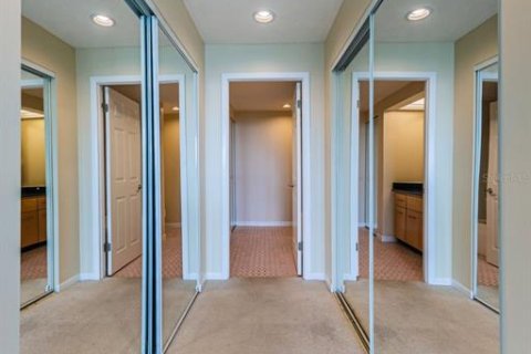 Condo in Belleair, Florida, 2 bedrooms  № 1914444 - photo 30