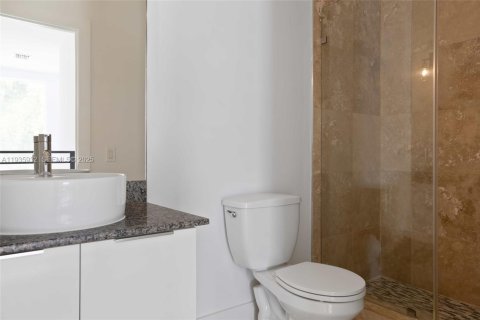 Townhouse in Miami, Florida 3 bedrooms, 175.21 sq.m. № 1994289 - photo 19