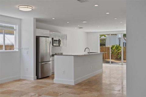 Townhouse in Miami, Florida 3 bedrooms, 175.21 sq.m. № 1994289 - photo 6