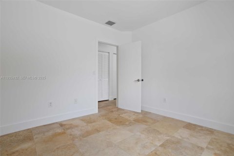Townhouse in Miami, Florida 3 bedrooms, 175.21 sq.m. № 1994289 - photo 28