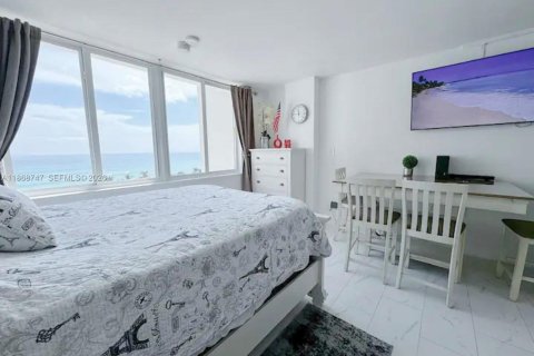 Hôtel, hôtellerie à vendre à Sunny Isles Beach, Floride: 39.02 m2 № 2059754 - photo 2