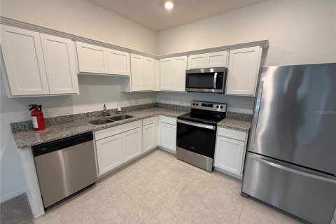 Touwnhouse à vendre à Orlando, Floride: 3 chambres, 145.86 m2 № 2334173 - photo 5