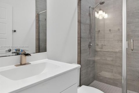 Townhouse in Miami, Florida 4 bedrooms, 183.85 sq.m. № 1927504 - photo 20