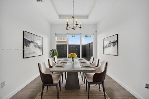 Townhouse in Miami, Florida 4 bedrooms, 183.85 sq.m. № 1927504 - photo 15