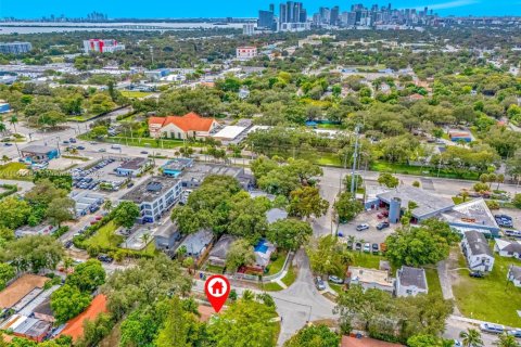 House in Miami, Florida 3 bedrooms, 104.79 sq.m. № 1967943 - photo 17