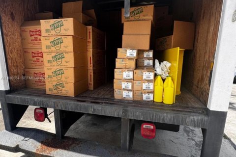 Купить коммерческую недвижимость в Майами, Флорида № 1934124 - фото 17