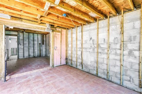House in Saint Pete Beach, Florida 3 bedrooms, 158.31 sq.m. № 1911239 - photo 13
