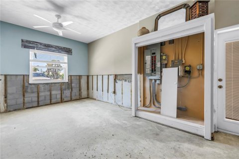 House in Saint Pete Beach, Florida 3 bedrooms, 158.31 sq.m. № 1911239 - photo 21