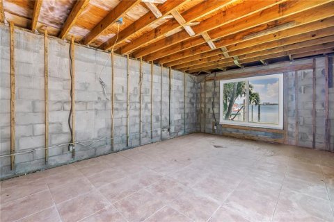 House in Saint Pete Beach, Florida 3 bedrooms, 158.31 sq.m. № 1911239 - photo 18