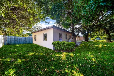 Casa en venta en North Miami, Florida, 2 dormitorios, 103.12 m2 № 1998171 - foto 22