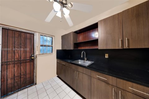 Casa en venta en North Miami, Florida, 2 dormitorios, 103.12 m2 № 1998171 - foto 9