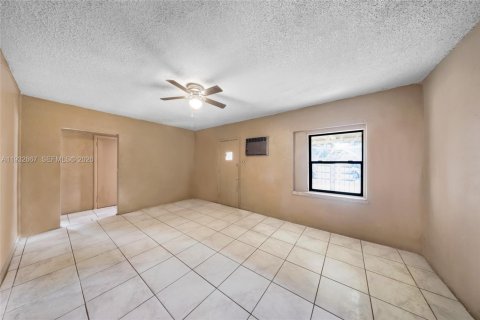 Casa en venta en North Miami, Florida, 2 dormitorios, 103.12 m2 № 1998171 - foto 5