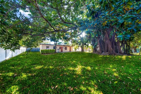 Casa en venta en North Miami, Florida, 2 dormitorios, 103.12 m2 № 1998171 - foto 21