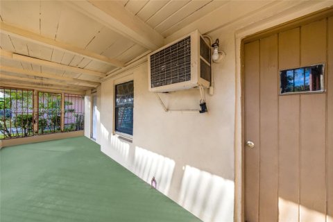 Casa en venta en North Miami, Florida, 2 dormitorios, 103.12 m2 № 1998171 - foto 26