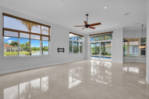 Casa en venta en Weston, Florida, 5 dormitorios, 266.63 m2 № 2076028 - foto 28