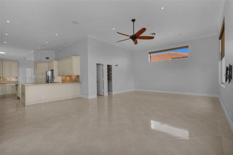 Casa en venta en Weston, Florida, 5 dormitorios, 266.63 m2 № 2076028 - foto 25