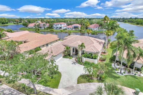 Casa en venta en Weston, Florida, 5 dormitorios, 266.63 m2 № 2076028 - foto 3