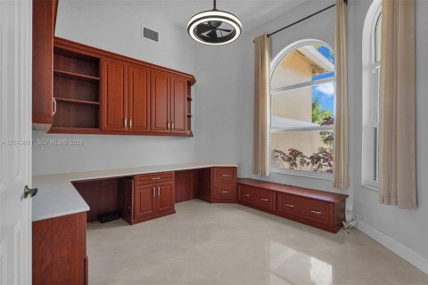 Casa en venta en Weston, Florida, 5 dormitorios, 266.63 m2 № 2076028 - foto 7