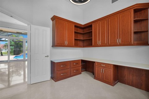 Casa en venta en Weston, Florida, 5 dormitorios, 266.63 m2 № 2076028 - foto 8