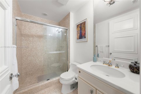 Condo in Coral Gables, Florida, 3 bedrooms  № 1706524 - photo 26