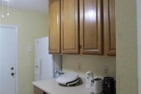 Condominio en alquiler en Fort Lauderdale, Florida, 1 dormitorio, 70.23 m2 № 2146673 - foto 6