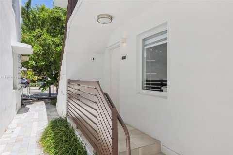 Купить кондоминиум в Майами-Бич, Флорида 1 спальня, 60.48м2, № 2013938 - фото 5