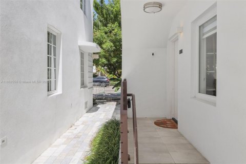 Купить кондоминиум в Майами-Бич, Флорида 1 спальня, 60.48м2, № 2013938 - фото 7