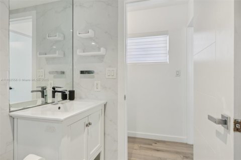 Купить кондоминиум в Майами-Бич, Флорида 1 спальня, 60.48м2, № 2013938 - фото 19