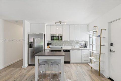 Купить кондоминиум в Майами-Бич, Флорида 1 спальня, 60.48м2, № 2013938 - фото 16