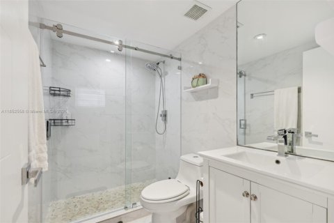 Купить кондоминиум в Майами-Бич, Флорида 1 спальня, 60.48м2, № 2013938 - фото 17