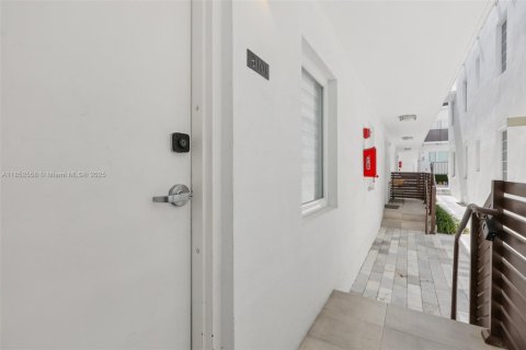 Купить кондоминиум в Майами-Бич, Флорида 1 спальня, 60.48м2, № 2013938 - фото 9